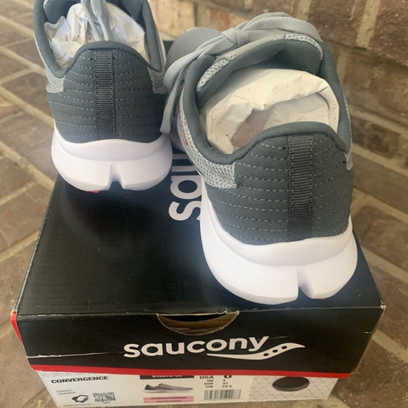 NIB Saucony Convergence Women’s. Size 6. Color gray. - Picture 5 of 8
